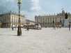 petit train touristique sur la place Stan